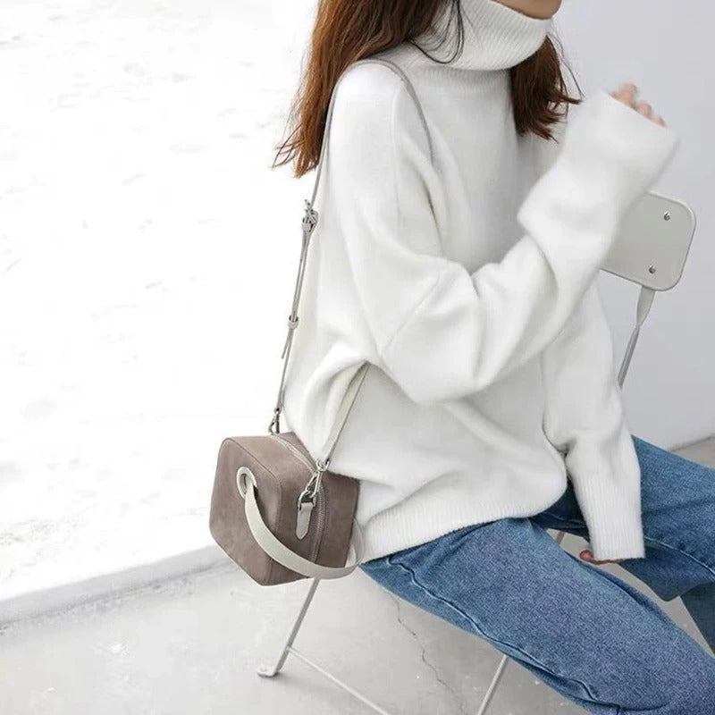 MABEL - CLASSIC TURTLENECK SWEATER