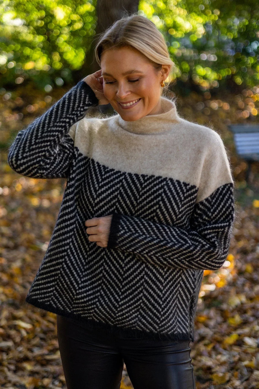 ALINE - SOFT CHEVRON TURTLENECK